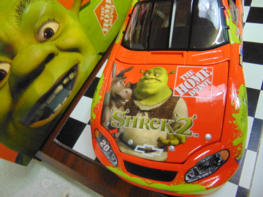Tony Stewart 1/24 #20 Home Depot / Shrek 2 2004 Chevrolet Monte Carlo