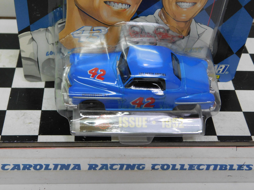 Lee Petty 1/64 1949 #42 Plymouth - 5 Decades of Petty Issue 1952